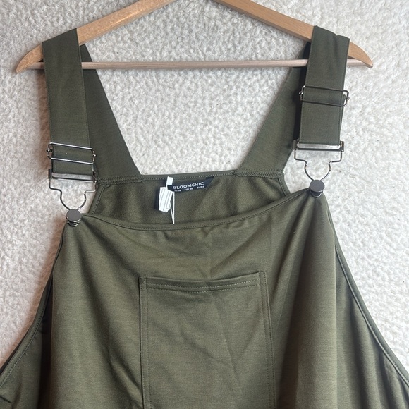 NWT BloomChic Womens Olive Green Drawstring Overall Romper Pockets PLUS SIZE 26 - Picture 3 of 14